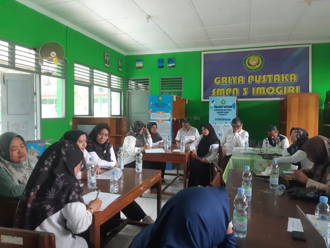 Tentukan Kelulusan Capain Pembelajaran dan Kenaikan Kelas, SMP N 3 Imogiri Gelar Rapat Pleno Bersama Seluruh Guru dan Karyawan