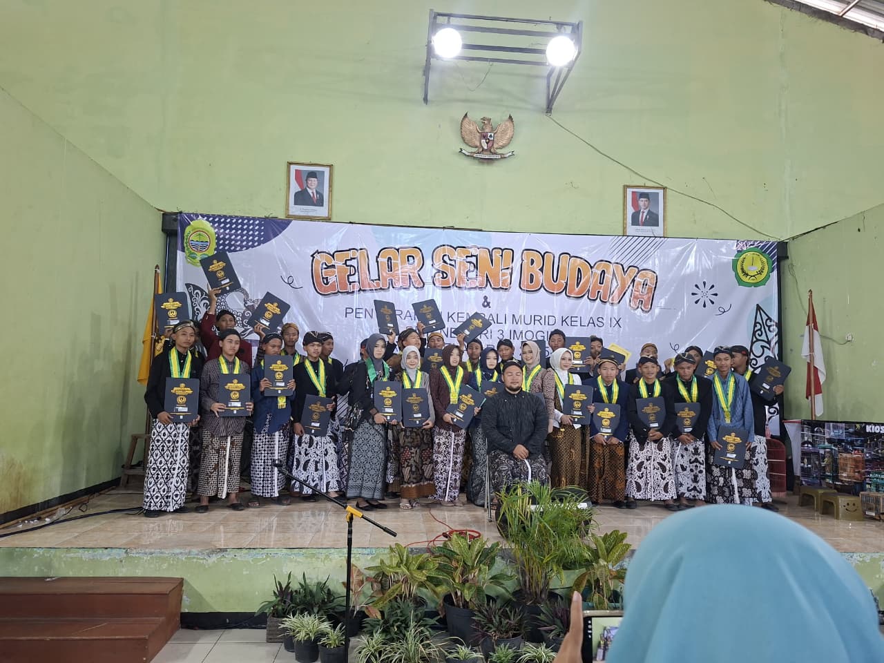 Wisuda kelas IX A