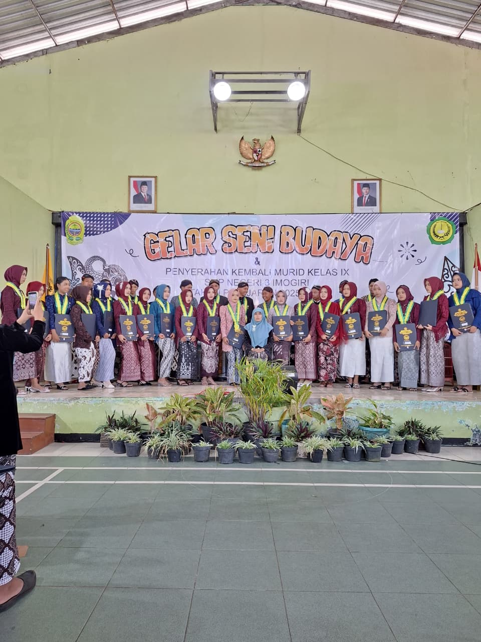 Wisuda kelas IX D
