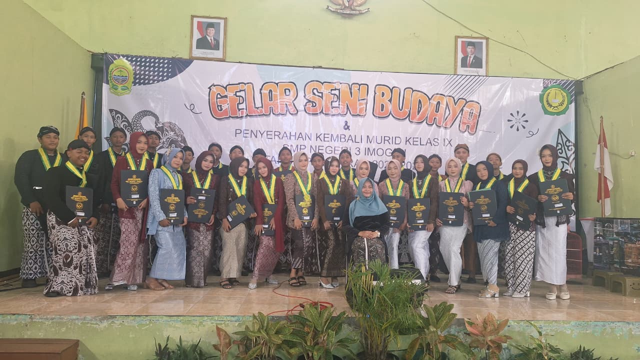 Wisuda Kelas IX B